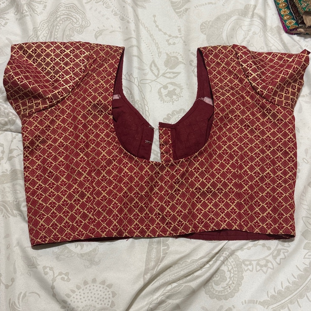 Colorful Embroidered Blouse - Picture 4 of 5